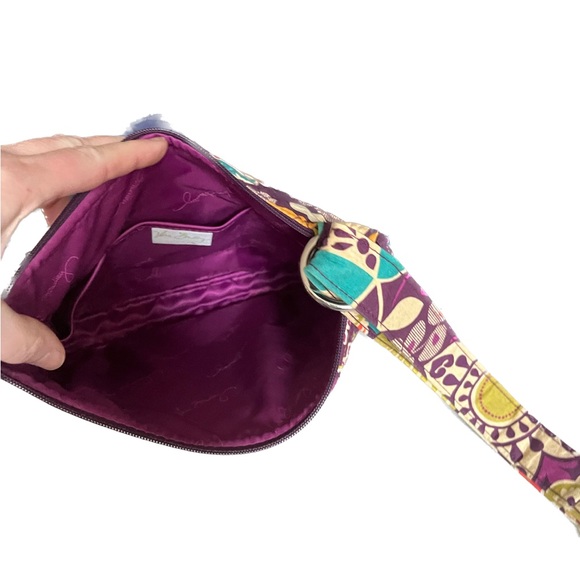 Vera Bradley Cross Body hipster in a fun and vibrant pattern. - Picture 3 of 7